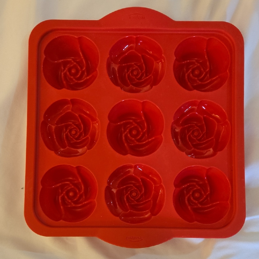 Red Rose Silicone Muffin Pan